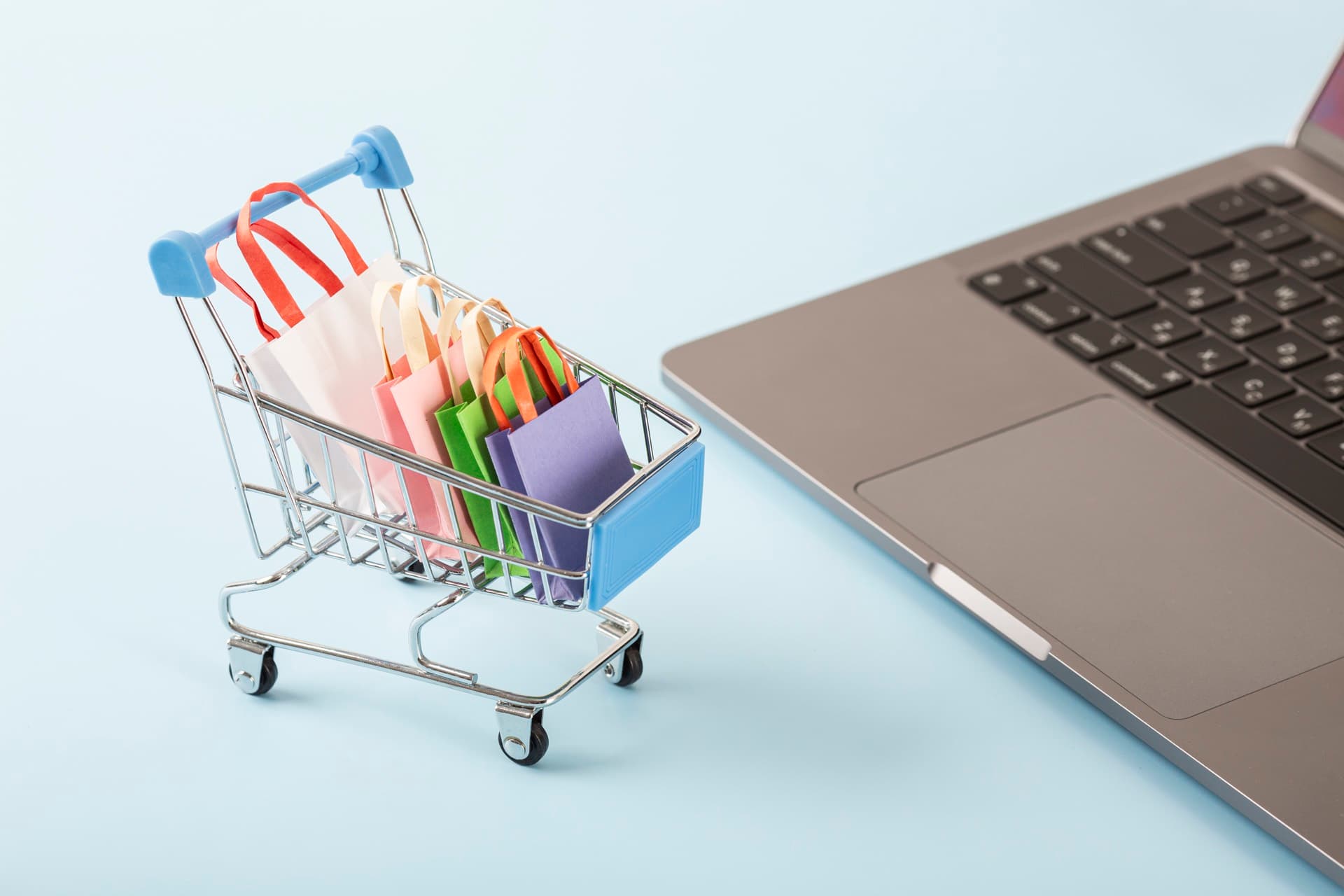 커머스 및 온라인 서비스형 전환 운영 이미지